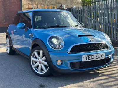 Gebraucht Mini Cooper S Hatch 184 PS (135 kW) 2013 Blau Kleinwagen