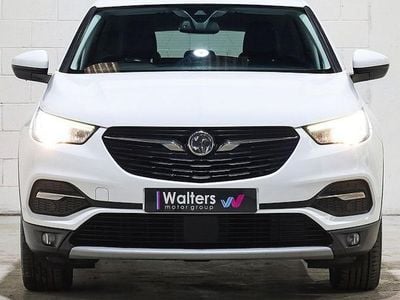 Used Vauxhall Grandland X Sport 131 HP (96 kW) 2018 White SUV