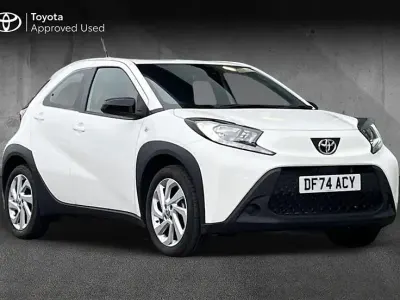 Used Toyota Aygo X PURE 72 HP (52 kW) 2024 White SUV