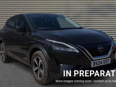 Używany Nissan Qashqai Acenta Premium 190 KM (139 kW) 2024 Czarny SUV
