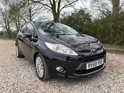 Second-hand Ford Fiesta Titanium 94 CP (69 kW) 2009 Negru Hatchback