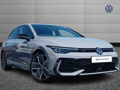 Second-hand VW Golf VIII 150 CP (110 kW) 2025