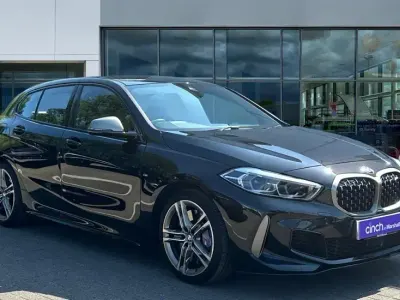 Usado BMW M135 Comfort Edition 306 CV (225 kW) 2023 Negro Utilitario