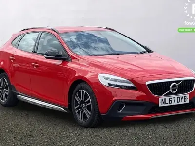 Begagnad Volvo V40 152 HK (111 kW) 2019 Halvkombi
