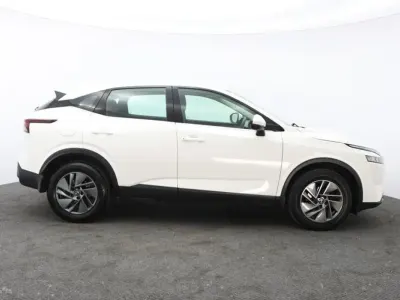 Used Nissan Qashqai Acenta Premium 138 HP (101 kW) 2022 White SUV