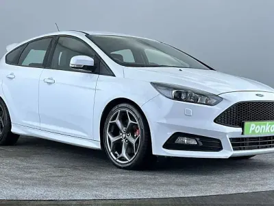 Used Ford Focus ST 185 HP (136 kW) 2016 White Hatchback