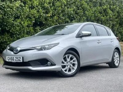 Used Toyota Auris Hybrid Business Edition 2017
