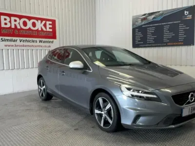 Gebraucht Volvo V40 R-Design 2019 Grau Kleinwagen