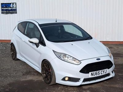 Used Ford Fiesta ST 2015 White Hatchback