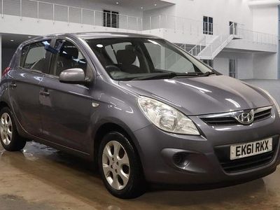Used Hyundai i20 Comfort 77 HP (56 kW) 2011 Grey Hatchback