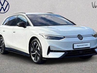 White Used 2025 VW ID.7 Pro Estate | £42,640 (A bit pricey)