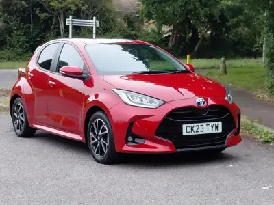 Used Toyota Yaris Design 116 HP (85 kW) 2023 Red Hatchback