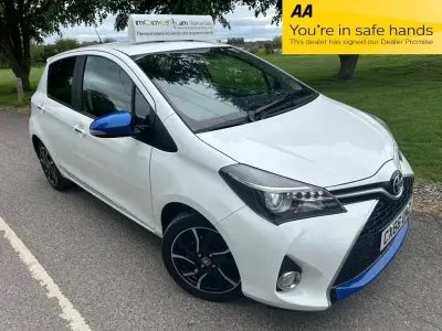 Używany Toyota Yaris Design 99 KM (72 kW) 2016 Biały Hatchback