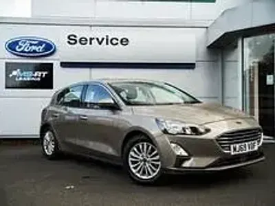 Używany Ford Focus Titanium 125 KM (91 kW) 2019 Srebrny Hatchback