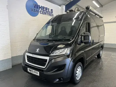 Käytetty Peugeot Boxer 130 HP (95 kW) 2019 Musta Van