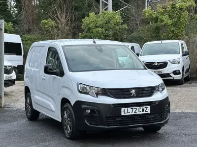 Used Peugeot Partner Premium 131 HP (96 kW) 2022 White MPV
