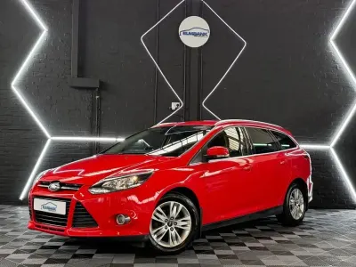 Gebraucht Ford Focus Titanium 115 PS (84 kW) 2014 Rot Kombi