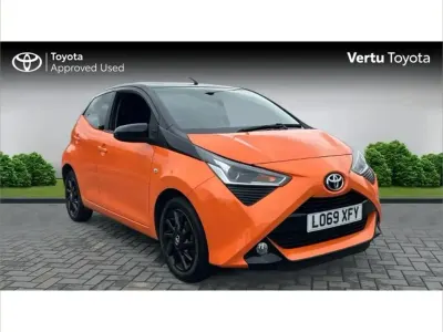 Used Toyota Aygo X-cite 71 HP (52 kW) 2020 Orange Hatchback
