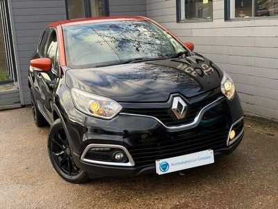 Used Renault Captur Dynamique 90 HP (66 kW) 2016 Black/orange SUV