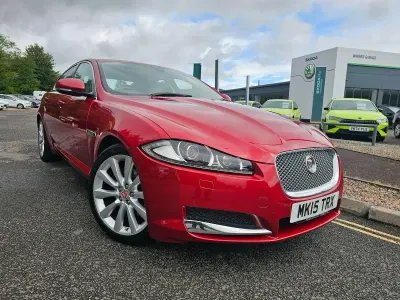 Used Jaguar XF Portfolio 200 HP (147 kW) 2015 Red Sedan