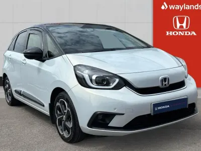 Used Honda Jazz Hybrid 109 HP (80 kW) 2022 White Hatchback