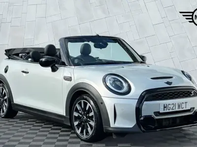 Usado Mini Cooper S Exclusive 176 HP (129 kW) 2021 Prateado Citadino