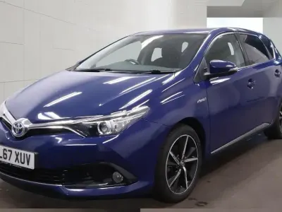 Used Toyota Auris Hybrid