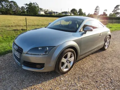 Begagnad Audi TT 201 HK (147 kW) 2007 Grå Sportkupé