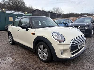 Used Mini Cooper Hatch 136 HP (100 kW) 2015 White Hatchback