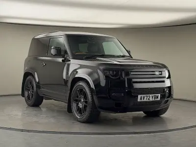 Used Land Rover Defender S 300 HP (220 kW) 2022 Santorini black SUV