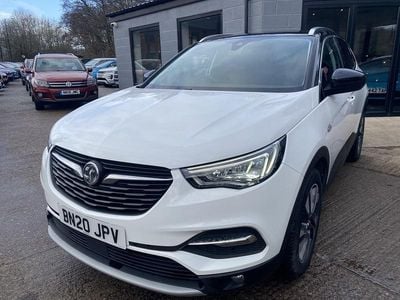 Used Vauxhall Grandland X SRi 130 HP (95 kW) 2020 White SUV
