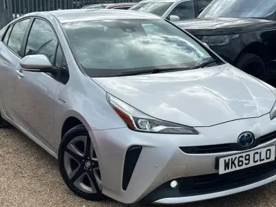 Used Toyota Prius 122 HP (89 kW) 2021 Silver Hatchback