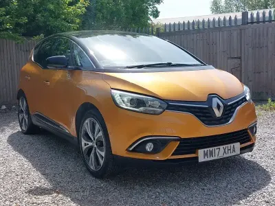 Used Renault Scenic E-Tech Dynamique 130 HP (95 kW) 2017 Orange MPV
