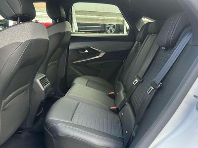 Peugeot e-3008