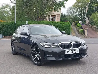 Begagnad BMW 318 Sport Line 156 HK (114 kW) 2021 Svart Kombi