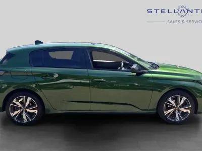 Used Peugeot 308 Allure 129 HP (94 kW) 2023 Green Hatchback