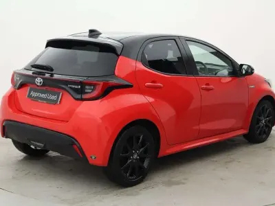 Używany Toyota Yaris Hybrid Edition 113 KM (83 kW) 2020 Pomarańczowy Hatchback