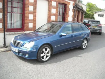 Used Mercedes C320 Avantgarde 221 HP (162 kW) 2007 Blue Estate