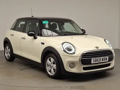 Used Mini Cooper Classic 136 HP (100 kW) 2018 White Hatchback