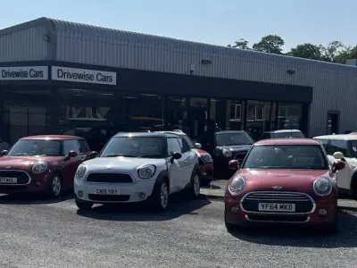 Used Mini ONE Hatch 102 HP (75 kW) 2018 Red Hatchback