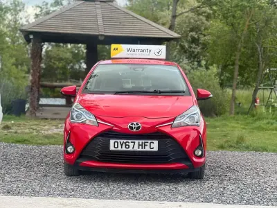 Used Toyota Yaris 68 HP (50 kW) 2017 Red Hatchback