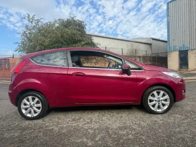Używany Ford Fiesta Zetec 2011 Czerwony Hatchback