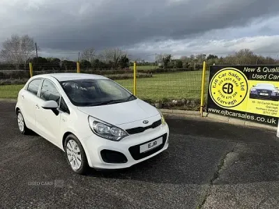 Used Kia Rio 84 HP (61 kW) 2014 White Hatchback