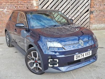 Blue Used 2025 Renault R5 Komfort Hatchback | £24,498 (Fair price)