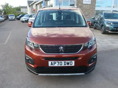 Używany Peugeot Rifter Allure 127 KM (93 kW) 2020 Żółty Minivan