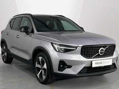 Usado Volvo XC40 Plus 161 HP (118 kW) 2025 Prateado SUV