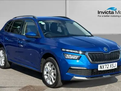 Käytetty Skoda Kamiq SE Drive 95 HP (69 kW) 2023 Sininen Katumaasturi