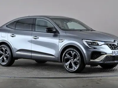 Usado Renault Arkana Engineered 142 CV (104 kW) 2023 Gris SUV