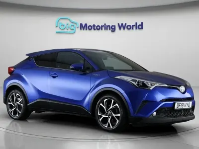 Second-hand Toyota C-HR Design 122 CP (89 kW) 2019 Albastru SUV