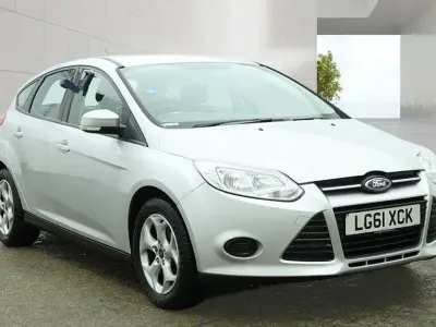 Used Ford Focus 125 HP (91 kW) 2011 Silver Hatchback